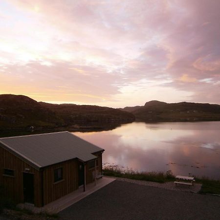 Otter Bunkhouse Hostel Cairisiadar Екстериор снимка