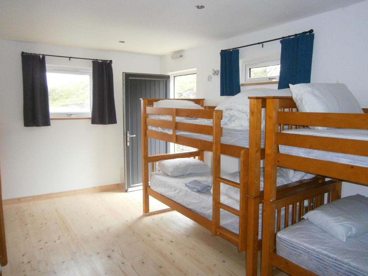 Otter Bunkhouse Hostel Cairisiadar Екстериор снимка