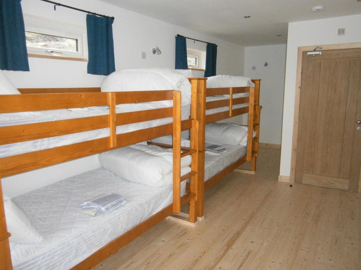 Otter Bunkhouse Hostel Cairisiadar Екстериор снимка