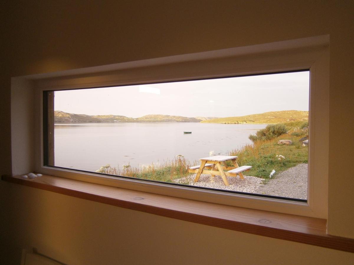 Otter Bunkhouse Hostel Cairisiadar Екстериор снимка